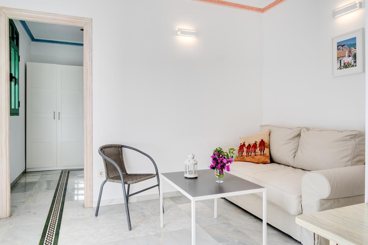 Hostal Alegre Nerja Exterior photo
